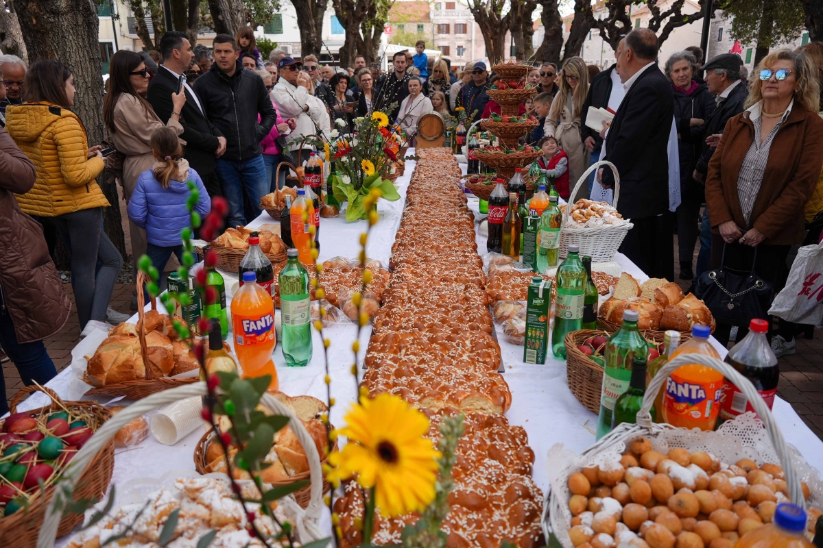 Početak turističke sezone u Vodicama obilježen tradicionalnim Uskršnjim doručkom